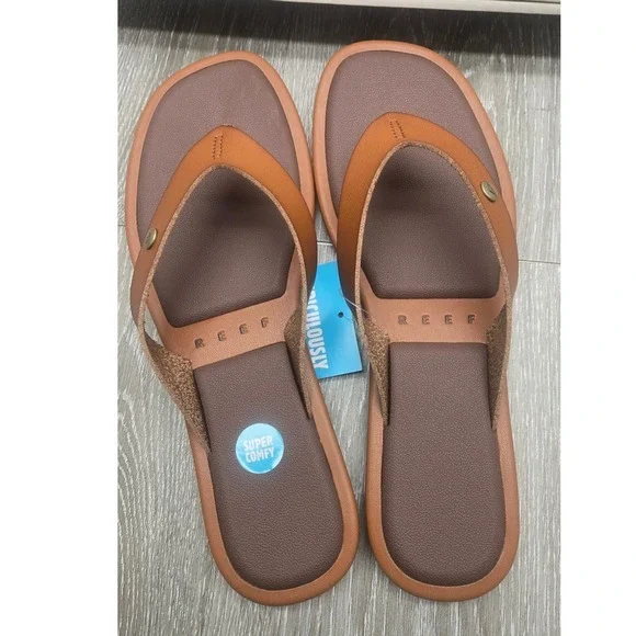 Reef Brown and Tan Women's Sandals - Picture 4 of 9
